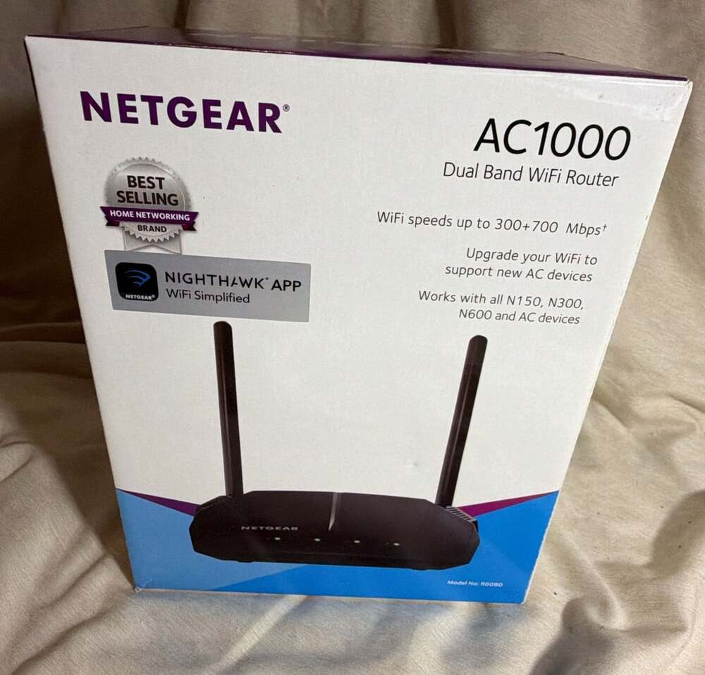 NETGEAR AC1000 Dual Band WiFi Router Model R6080 with Box and Accessories
